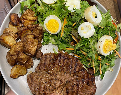 Steak and Egg Salad with Roasted Baby Potatos