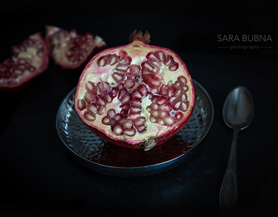 Pomegranate by © SARA BUBNA photography