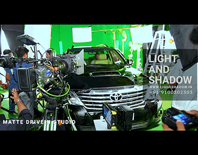 Light and shadow Drive in Green Matte A/C studio floor