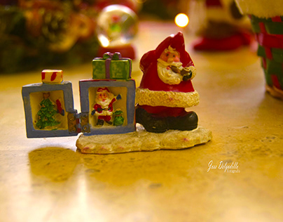 Santa Claus y su caja de sorpresas