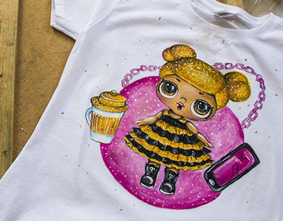 Hand-painted clothing. T-shirt with LOL