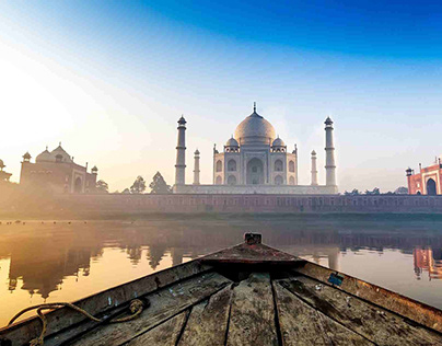 Visit The Wonder Of The World: A Taj Mahal Tour