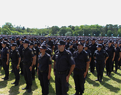 Egresan 10 mil policías de Escuela "Juan Vucetich"