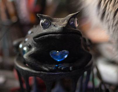Grumpy Goth Horned Frog Multilight Lamp
