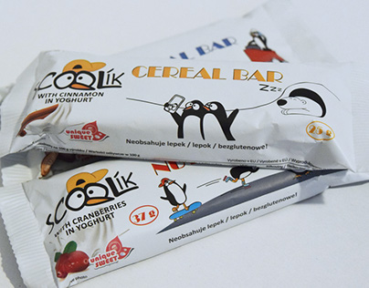 Scoolík - cereal bar logo and figures