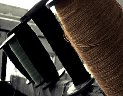 Handloom of India 'KULLU SHAWL' (The weaving process).