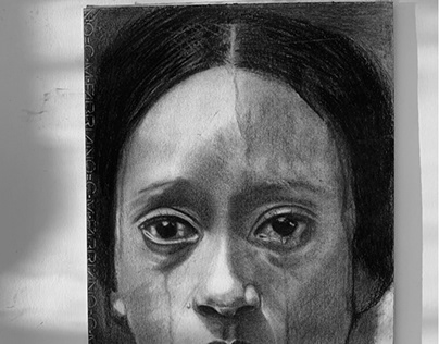 Charcoal portrait expose a heartbroken woman