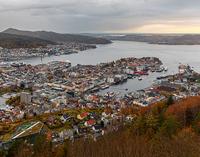 Bergen - Hike to the top of Fløyen