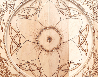 Wood Burned Plate with Celtic Knots and Daffodil