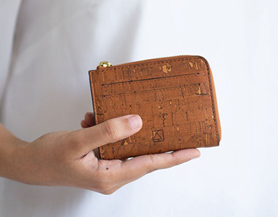 CRAFTED UTILITY - WOMEN'S POCKET FRIENDLY WALLET