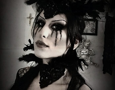 -Dark- Victorian Makeup