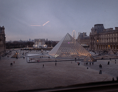 An Afternoon at The Louvre