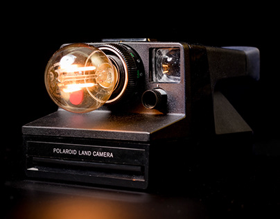 Polaroid camera lamp DIY