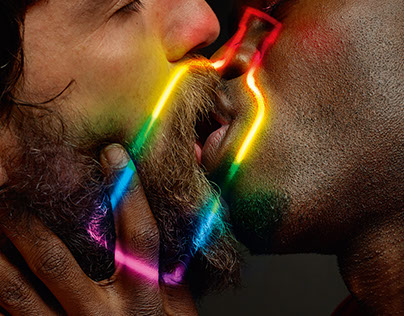 ABSOLUT KISS WITH PRIDE