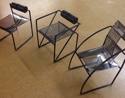 Modelos em escala 1:5 das cadeiras de Mario Botta