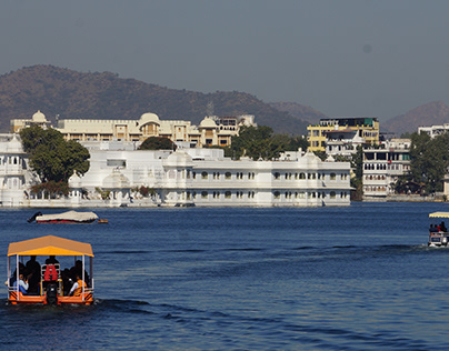 Tempo traveller hire in udaipur