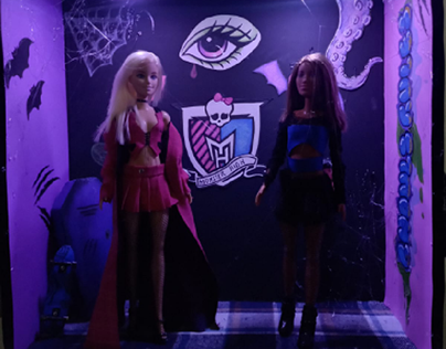 Mini Vitrina inspirada em Bold Strap X Monster High
