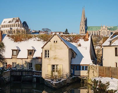 Chartres enneigé au fil de l'Eure