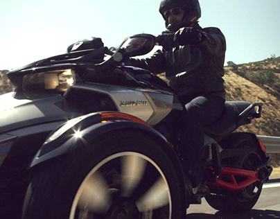 Can-Am Spyder - OPEN YOUR ROAD.