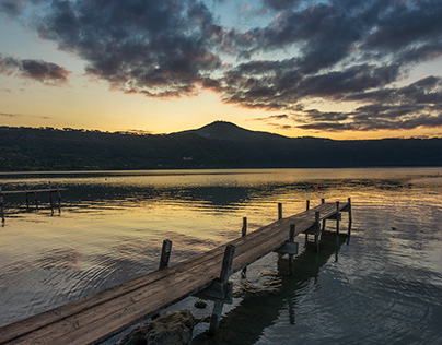 Autumn sunrise in Lake Albano
