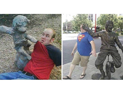 30 Times People Posing With Statues