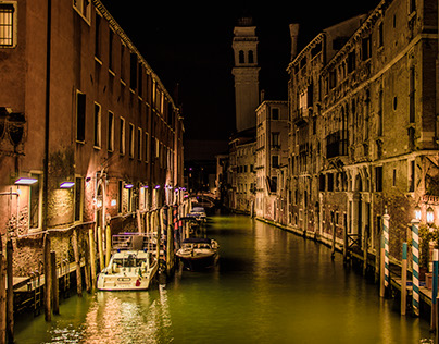 Venice: at night