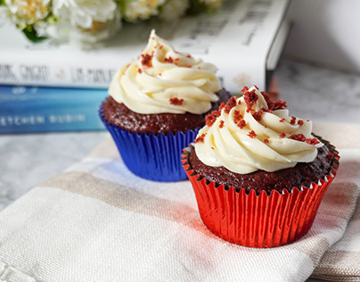 Food Styling & Photography (Cupcakes): Sift Bakery