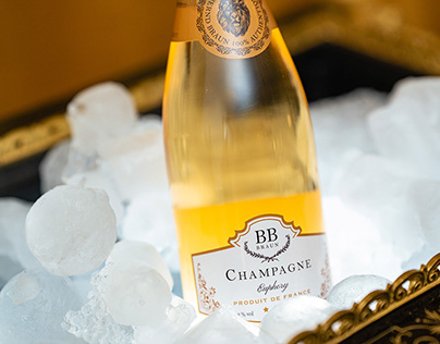Etiquettes de bouteilles de champagne
