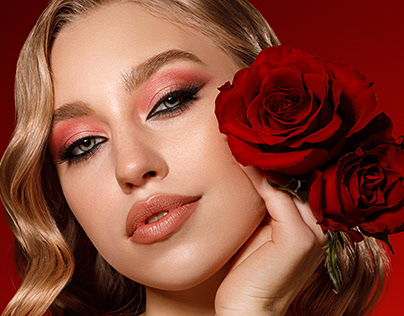 Eyeshadow palette beauty campaign