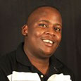 Desmond Bosires profil